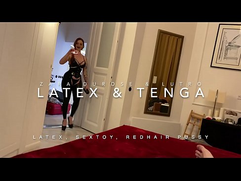 ❤️ Jaruma mai jajayen kaya sanye da rigar latex mai cin duri ️ Batsa